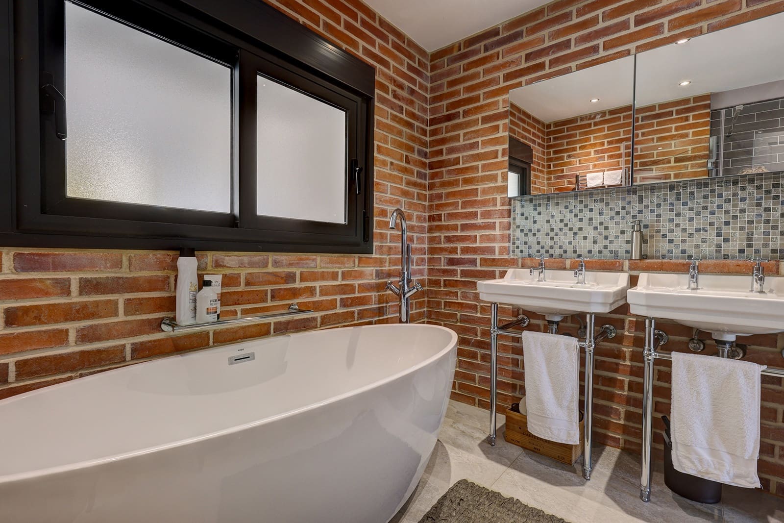 4 bedroom Villa for sale in Casares with pool - € 2,250,000 (Ref: 9504570)