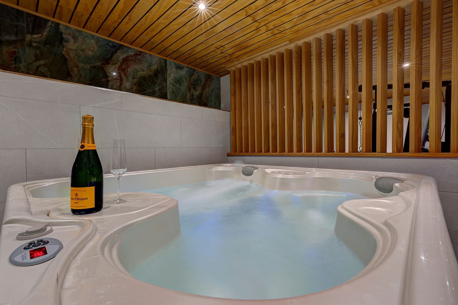 4 quarto Moradia para venda em Casares com piscina - 1 999 000 € (Ref: 9504570)