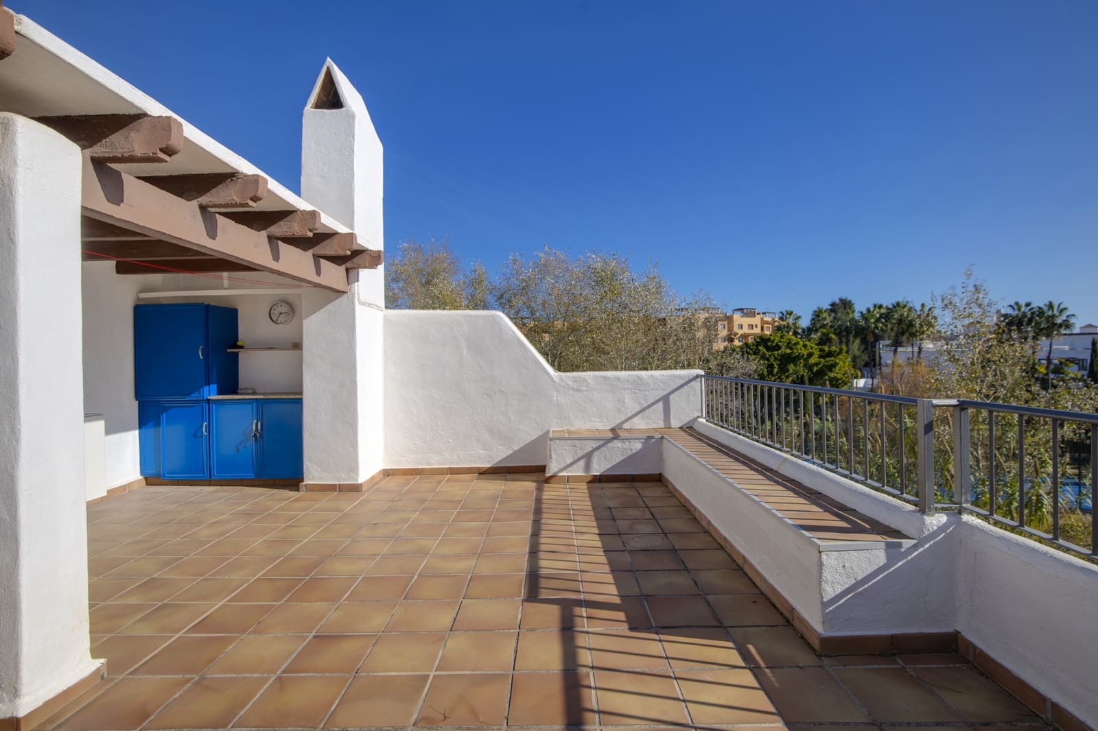 Casa de 3 habitaciones en Estepona en venta con piscina - 695.000 € (Ref: 9524554)