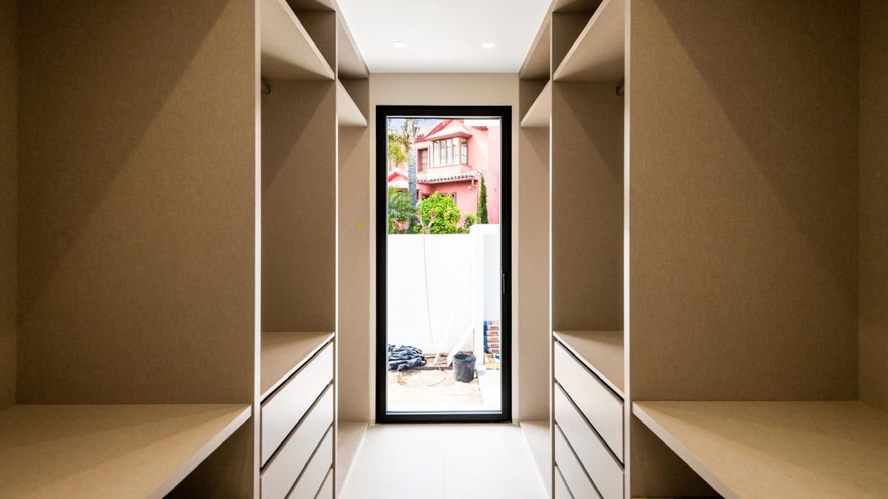 6 soverom Villa til salgs i Guadalmina med svømmebasseng - € 3 250 000 (Ref: 9543912)