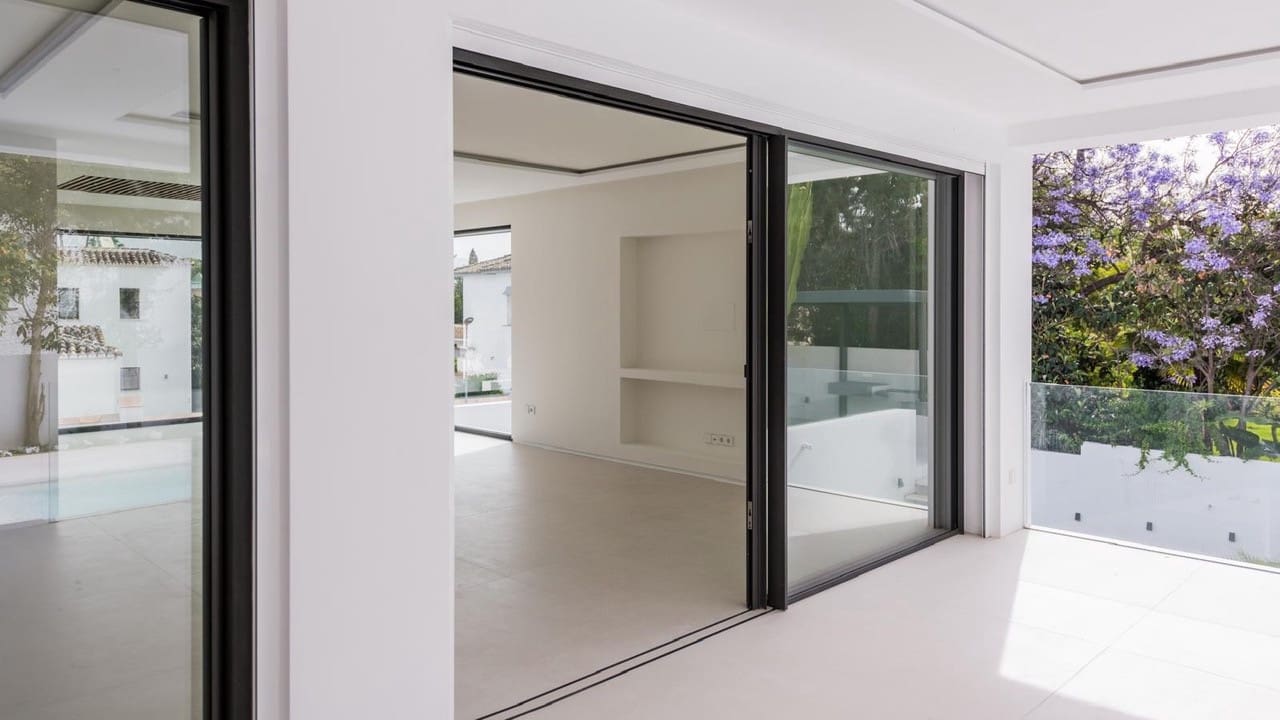 6 soverom Villa til salgs i Guadalmina med svømmebasseng - € 3 250 000 (Ref: 9543912)