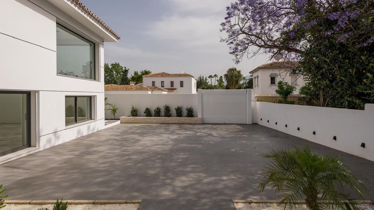 6 soverom Villa til salgs i Guadalmina med svømmebasseng - € 3 250 000 (Ref: 9543912)