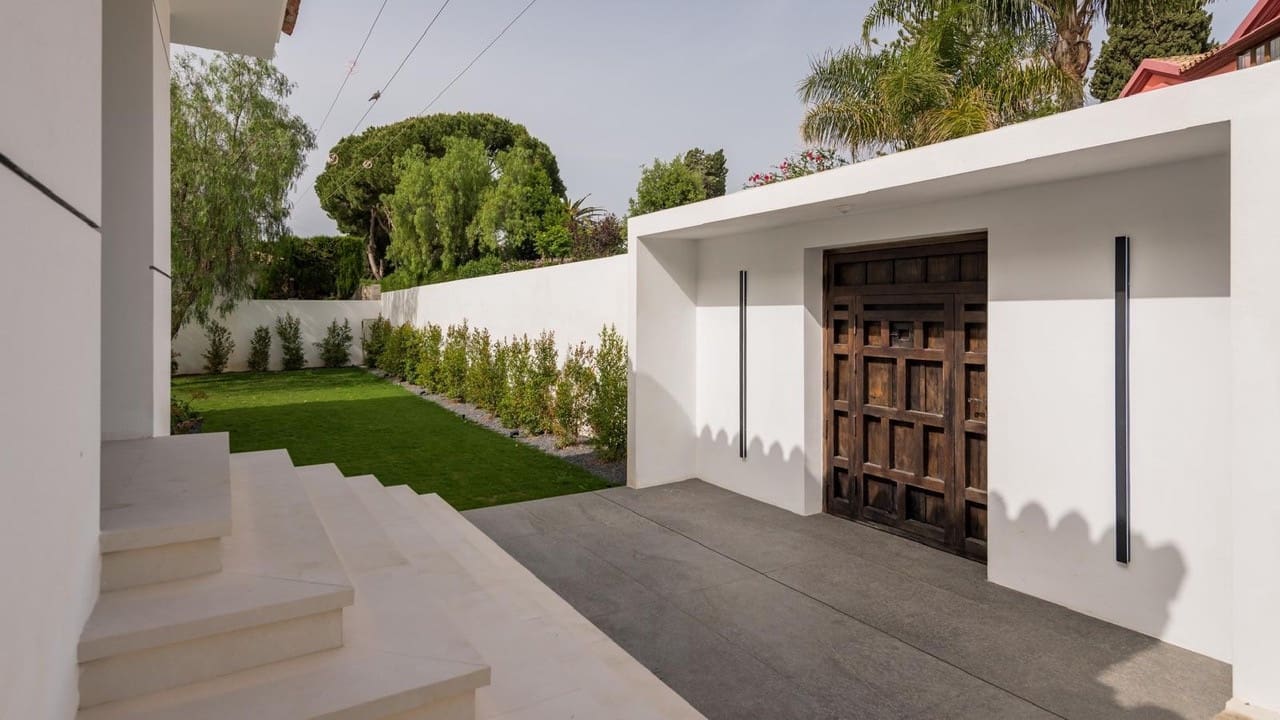 6 soverom Villa til salgs i Guadalmina med svømmebasseng - € 3 250 000 (Ref: 9543912)