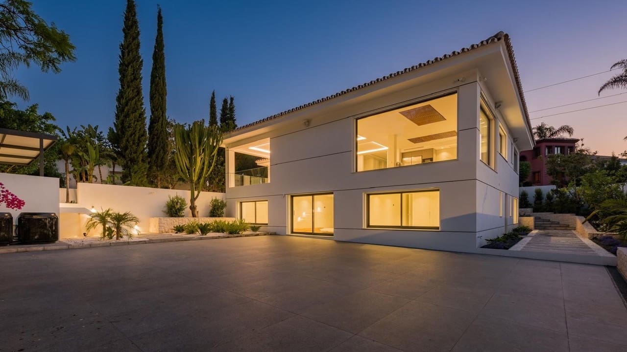 6 soverom Villa til salgs i Guadalmina med svømmebasseng - € 3 250 000 (Ref: 9543912)