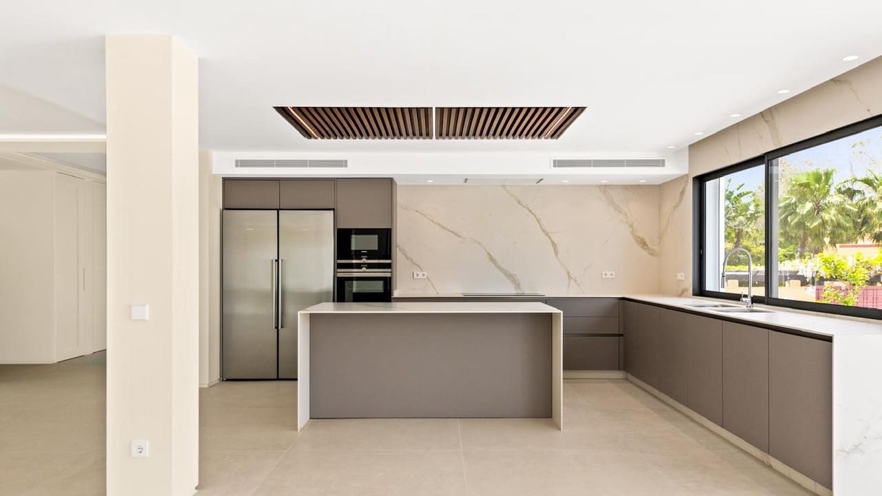 6 camera da letto Villa in vendita in Guadalmina con piscina - 2.995.000 € (Rif: 9543912)