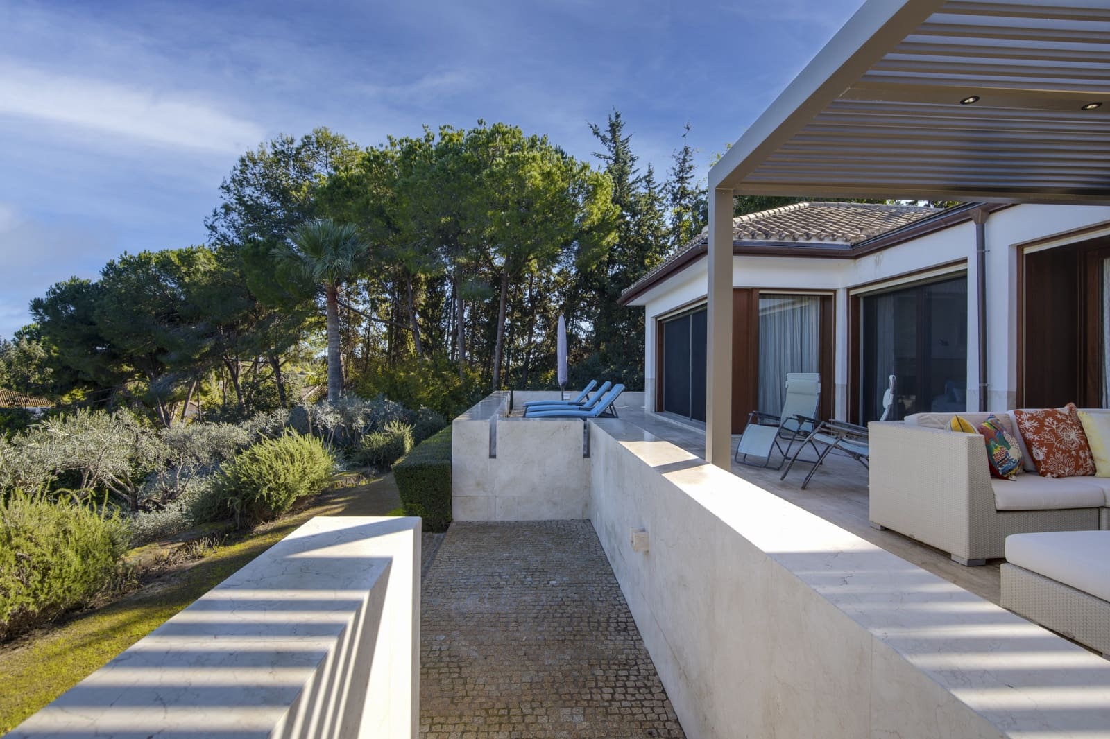 7 bedroom Villa for sale in Guadalmina with pool - € 2,500,000 (Ref: 9608331)