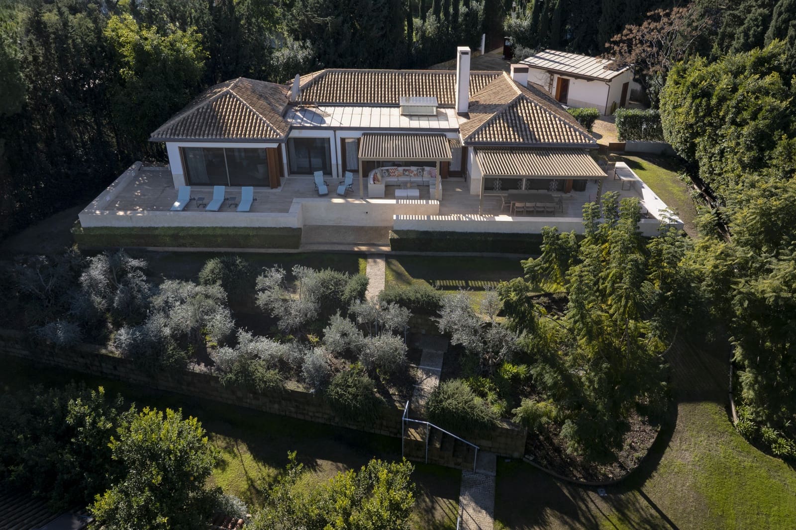 7 bedroom Villa for sale in Guadalmina with pool - € 2,500,000 (Ref: 9608331)