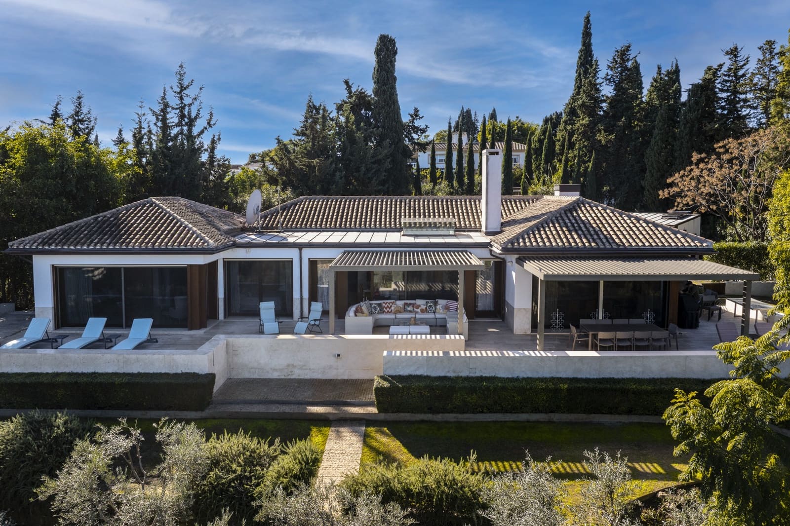 7 bedroom Villa for sale in Guadalmina with pool - € 2,500,000 (Ref: 9608331)