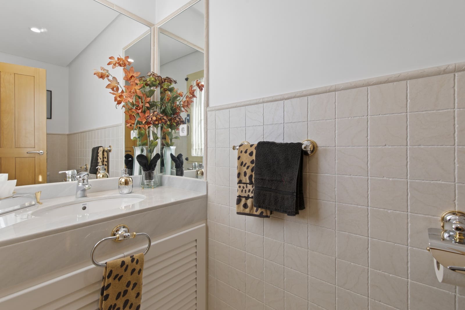 3 sypialnia Willa na sprzedaż w Benahavis z basenem garażem - 1 495 000 € (Ref: 9626047)