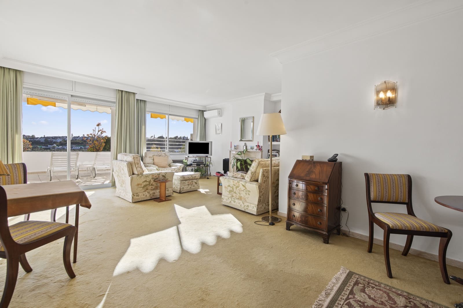 2 soverom Leilighet til salgs i Guadalmina med svømmebasseng garasje - € 530 000 (Ref: 9627901)