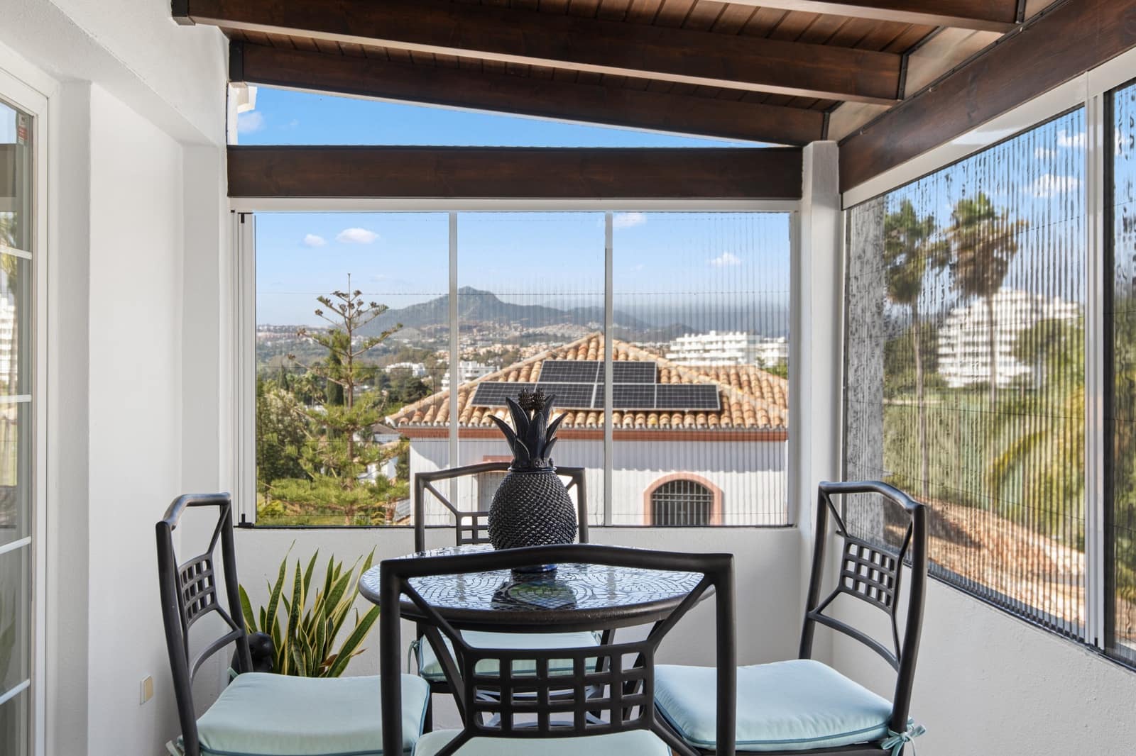 3 makuuhuone Omakotitalo myytävänä paikassa Guadalmina mukana 
autotalli - 799 000 € (Ref: 9645458)