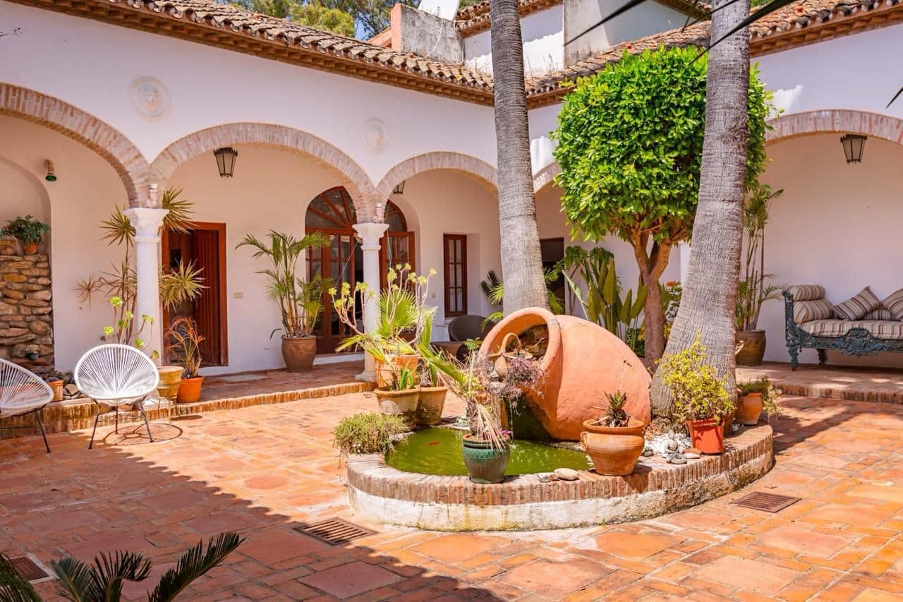 4 bedroom Finca/Country House for sale in Manilva with pool - € 2,995,000 (Ref: 9816185)