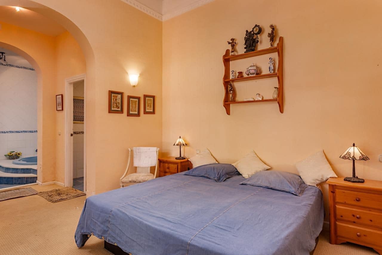 4 bedroom Finca/Country House for sale in Manilva with pool - € 2,995,000 (Ref: 9816185)