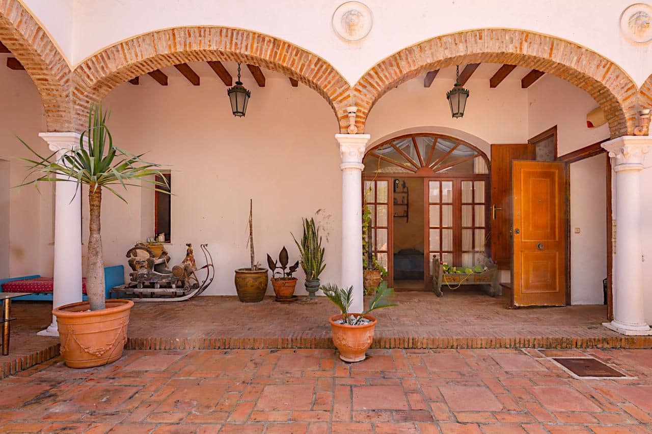 4 bedroom Finca/Country House for sale in Manilva with pool - € 2,995,000 (Ref: 9816185)