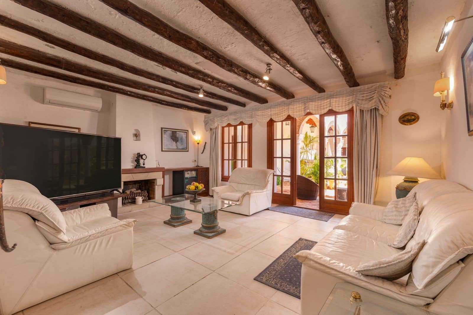 4 bedroom Finca/Country House for sale in Manilva with pool - € 2,995,000 (Ref: 9816185)