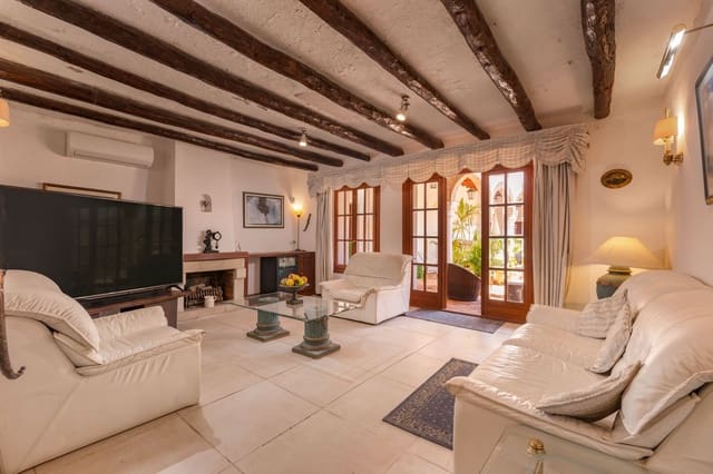 4 bedroom Finca/Country House for sale in Manilva with pool - € 2,995,000 (Ref: 9816185)