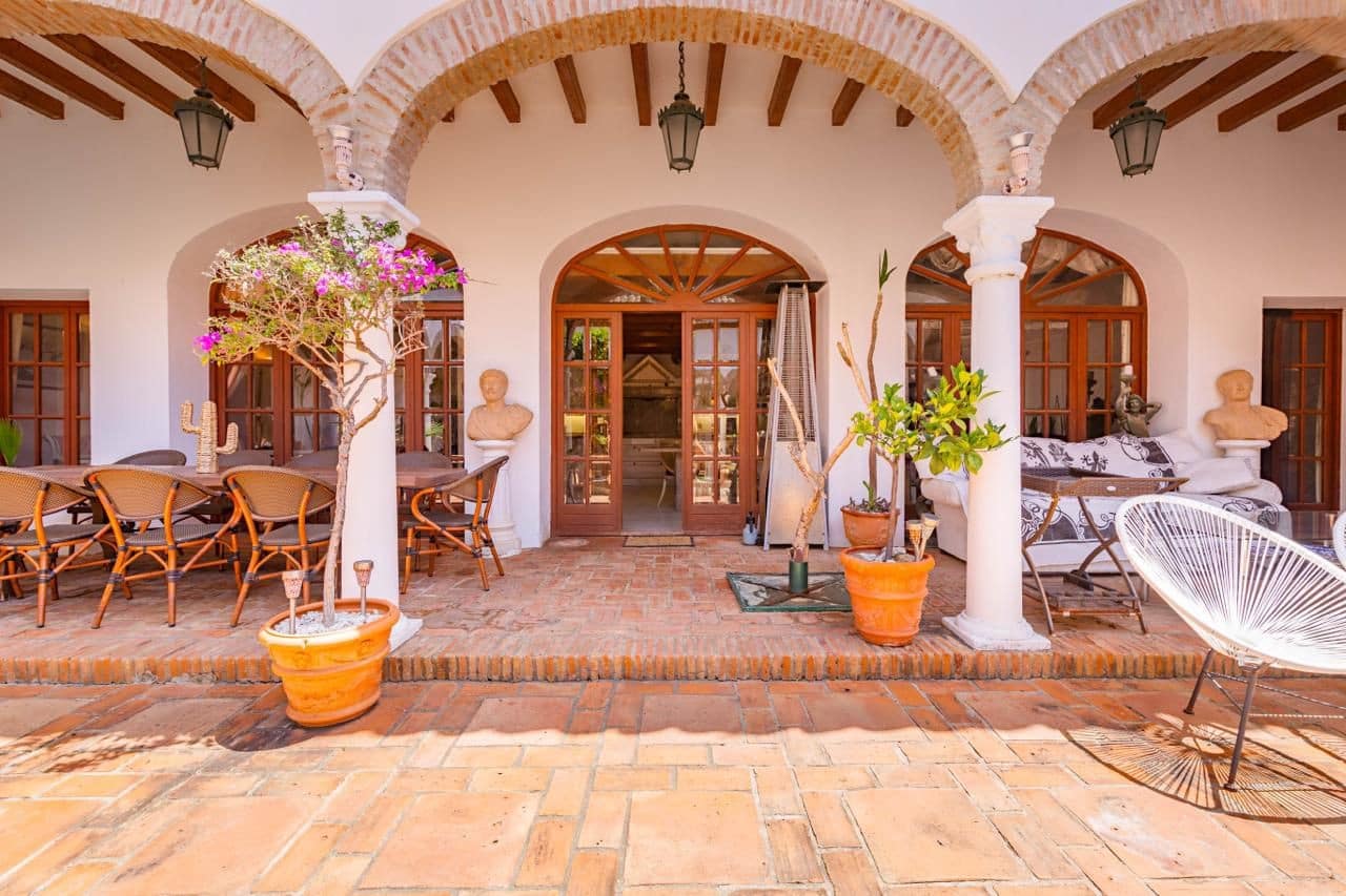 4 bedroom Finca/Country House for sale in Manilva with pool - € 2,995,000 (Ref: 9816185)