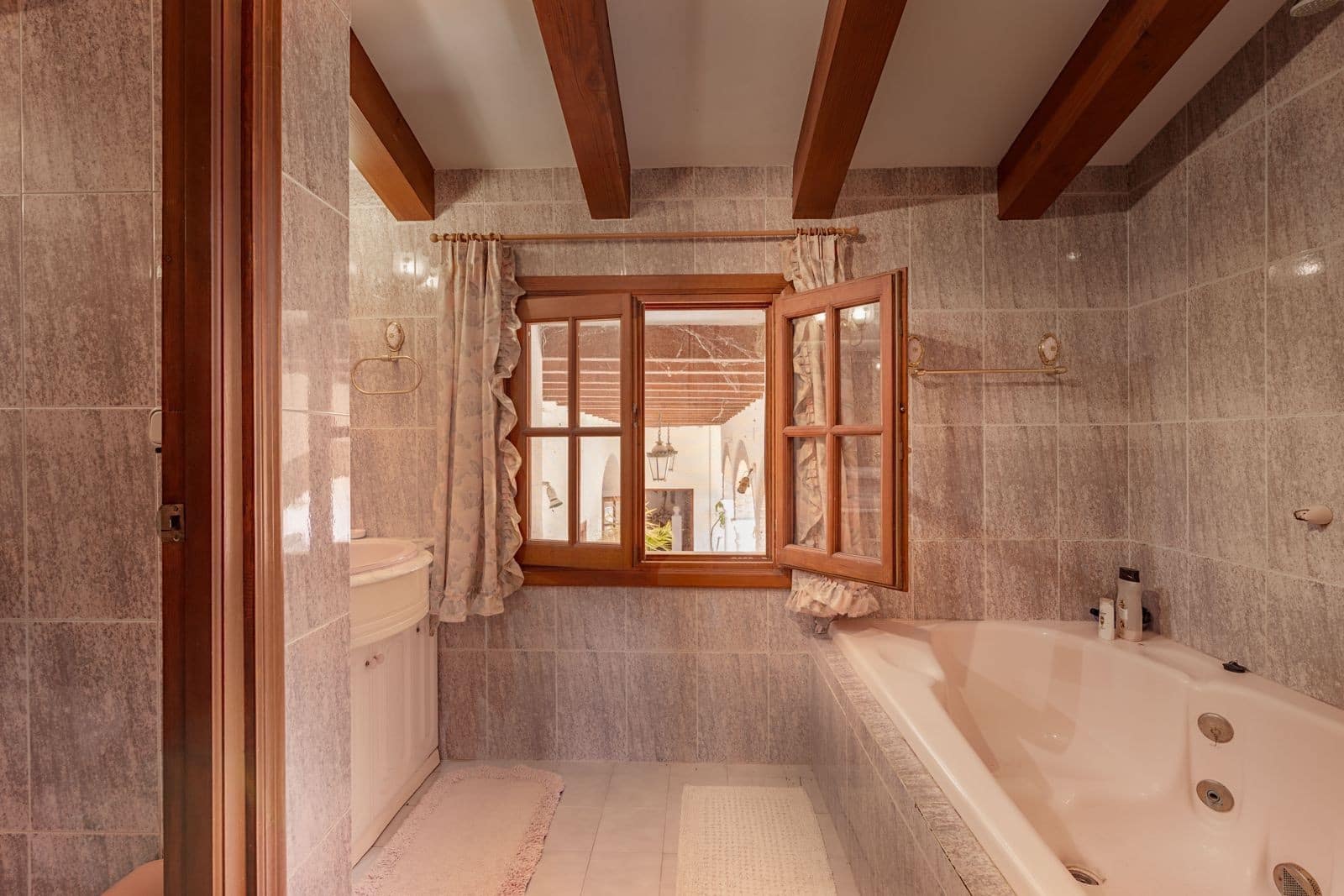 4 bedroom Finca/Country House for sale in Manilva with pool - € 2,995,000 (Ref: 9816185)
