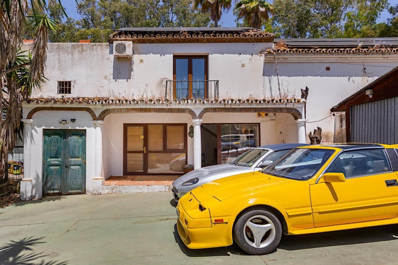 4 bedroom Finca/Country House for sale in Manilva with pool - € 2,995,000 (Ref: 9816185)