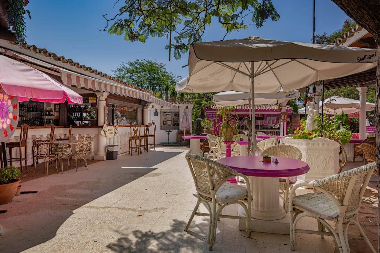 4 bedroom Finca/Country House for sale in Manilva with pool - € 2,995,000 (Ref: 9816185)