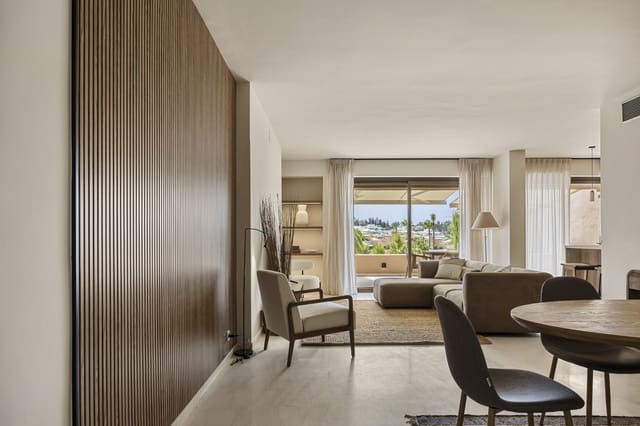 Ático de 3 habitaciones en Nueva Atalaya, Estepona en venta con piscina garaje - 995.000 € (Ref: 9825717)