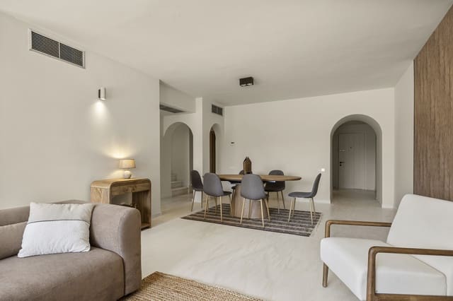 Ático de 3 habitaciones en Nueva Atalaya, Estepona en venta con piscina garaje - 995.000 € (Ref: 9825717)