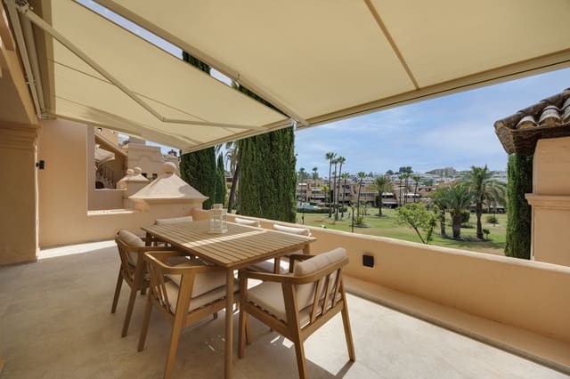 Ático de 3 habitaciones en Nueva Atalaya, Estepona en venta con piscina garaje - 995.000 € (Ref: 9825717)
