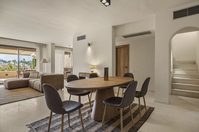 Ático de 3 habitaciones en Nueva Atalaya, Estepona en venta con piscina garaje - 995.000 € (Ref: 9825717)
