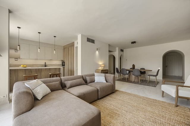 Ático de 3 habitaciones en Nueva Atalaya, Estepona en venta con piscina garaje - 995.000 € (Ref: 9825717)