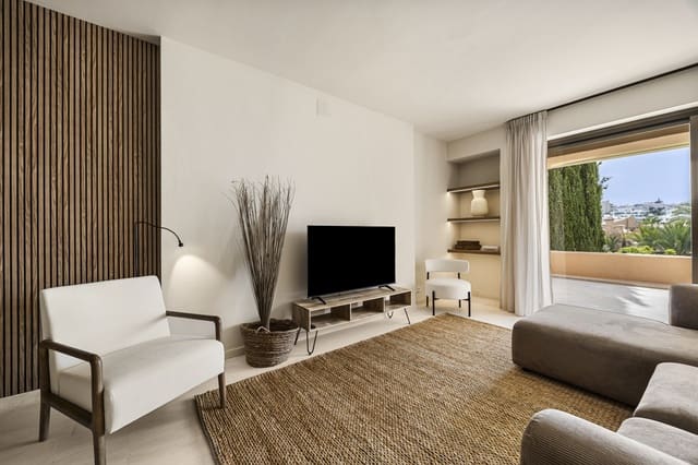 Ático de 3 habitaciones en Nueva Atalaya, Estepona en venta con piscina garaje - 995.000 € (Ref: 9825717)