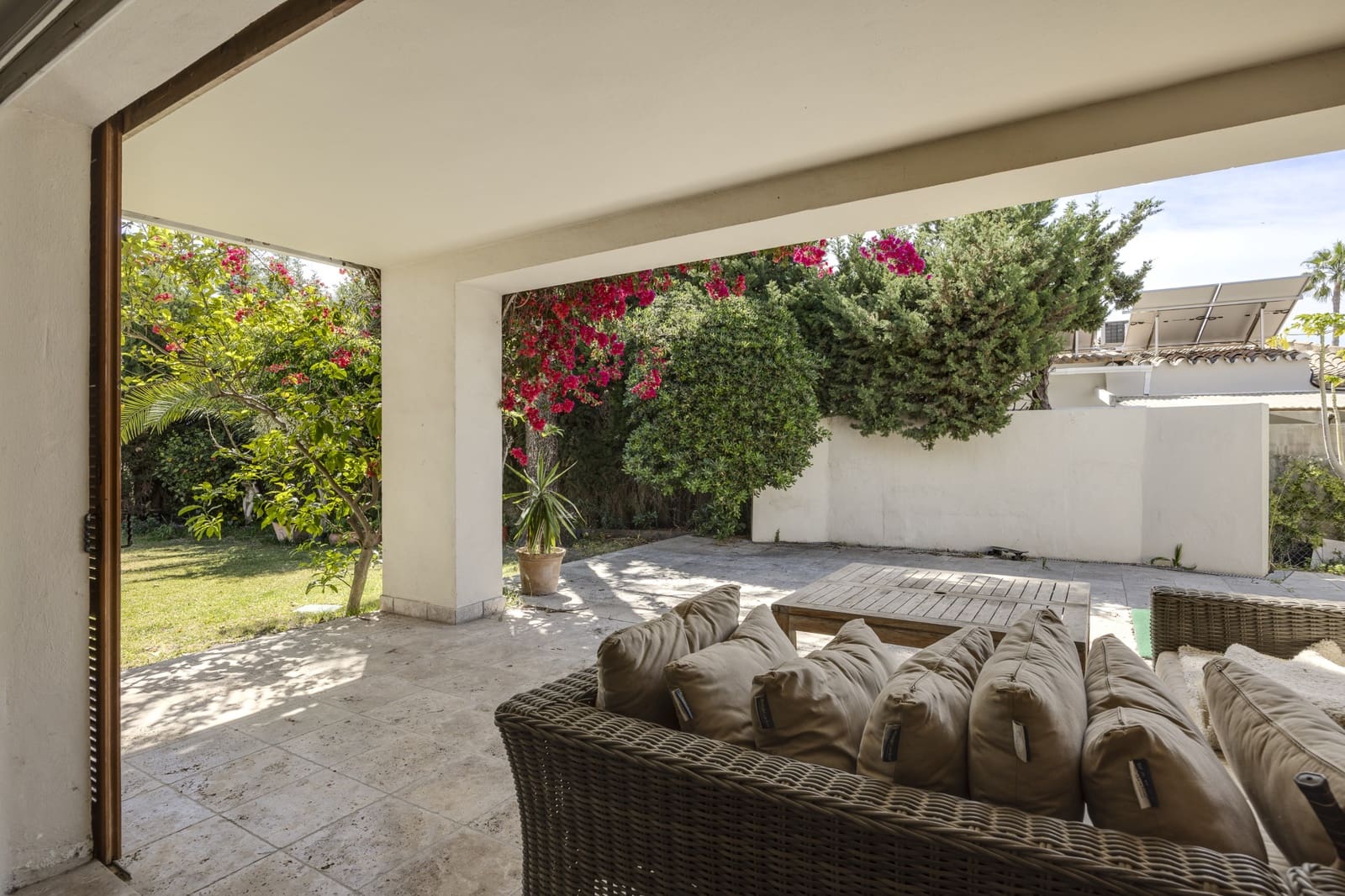 4 bedroom Villa for sale in Bel-Air with pool - € 1,195,000 (Ref: 9873859)