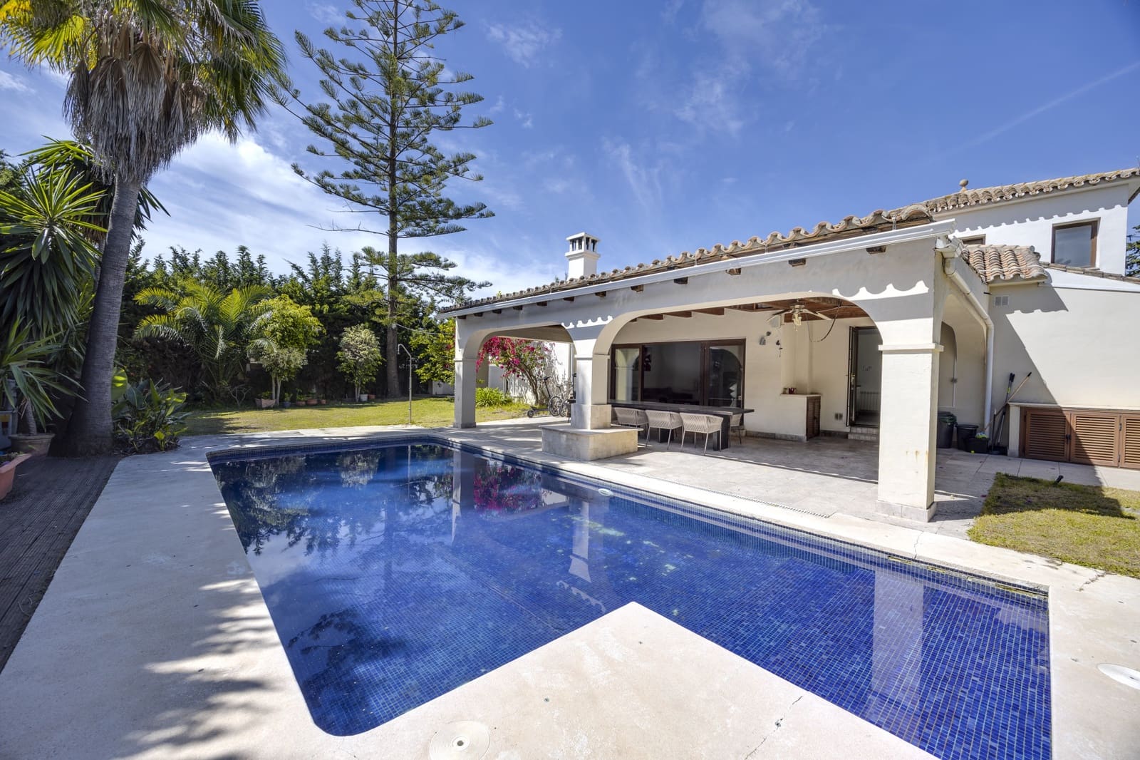 4 bedroom Villa for sale in Bel-Air with pool - € 1,195,000 (Ref: 9873859)