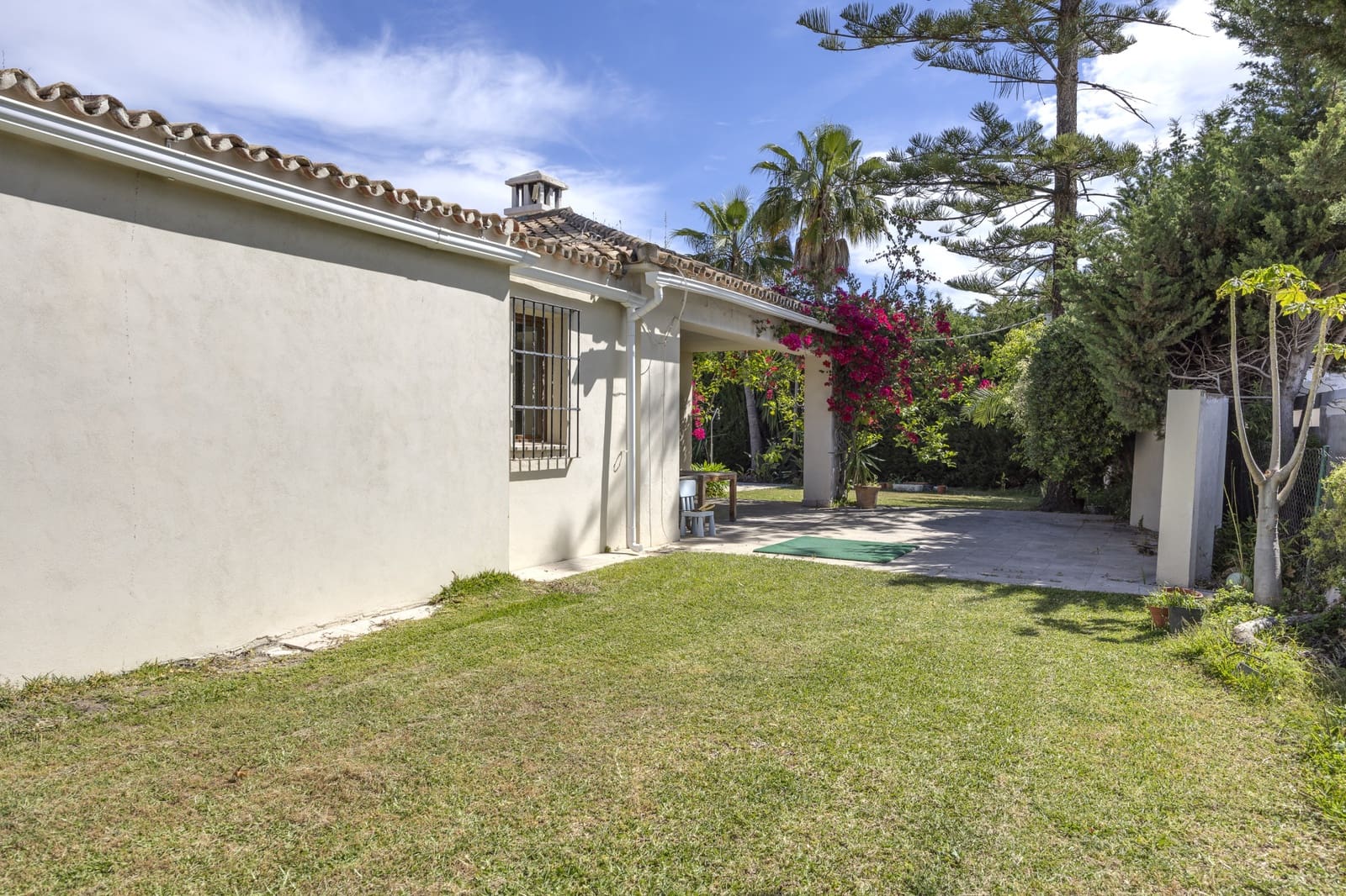 4 bedroom Villa for sale in Bel-Air with pool - € 1,195,000 (Ref: 9873859)