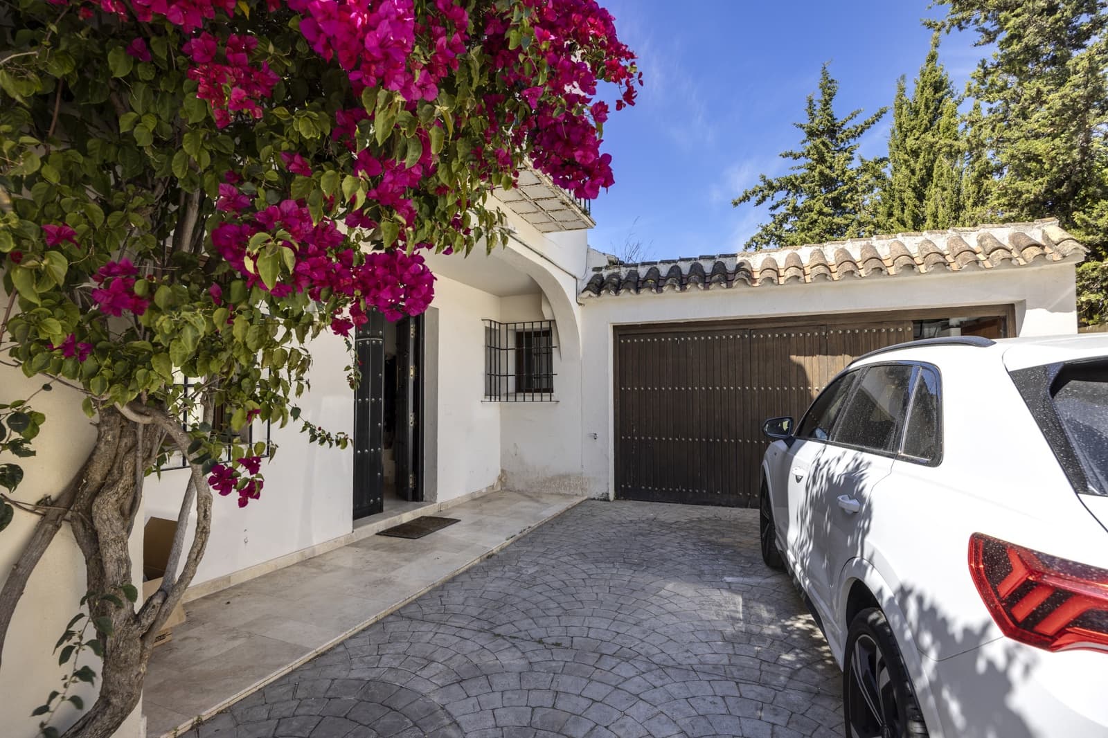 4 bedroom Villa for sale in Bel-Air with pool - € 1,195,000 (Ref: 9873859)