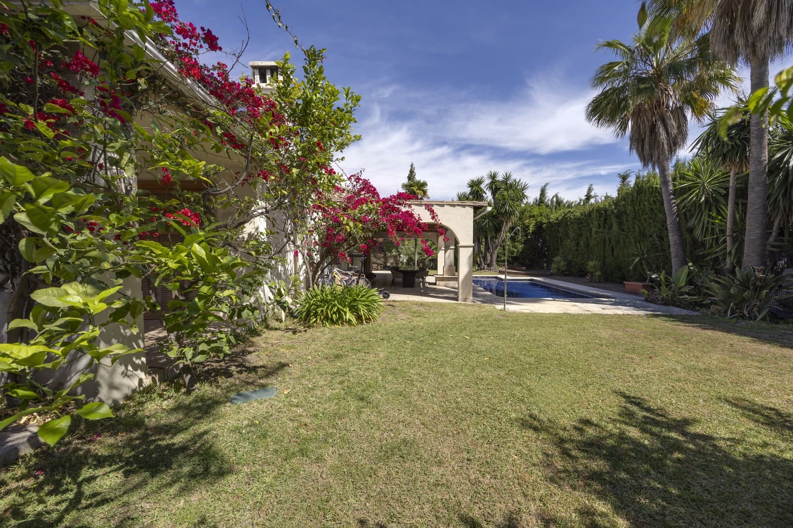 4 bedroom Villa for sale in Bel-Air with pool - € 1,195,000 (Ref: 9873859)