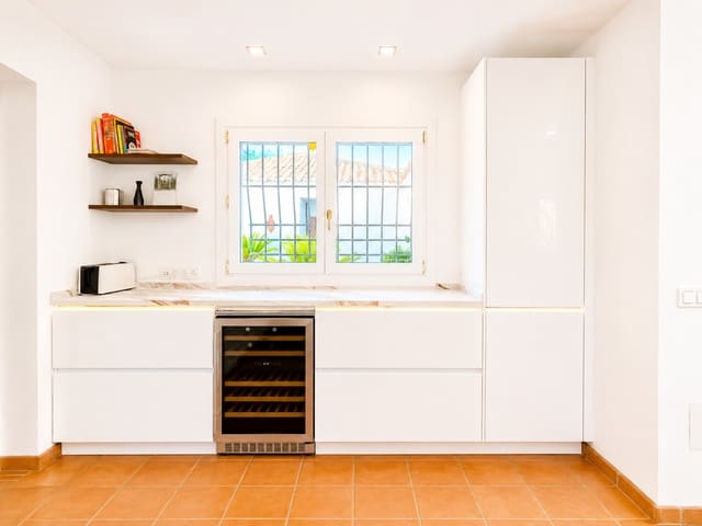 6 makuuhuone Huvila myytävänä paikassa Sotogrande Alto, San Roque mukana uima-altaan 
autotalli - 1 795 000 € (Ref: 9879542)