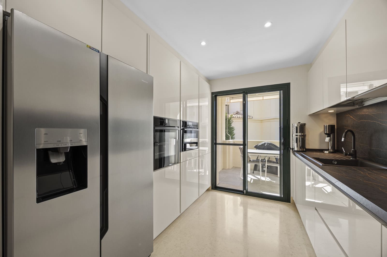2 quarto Apartamento para venda em Benahavis com piscina garagem - 595 000 € (Ref: 9892701)