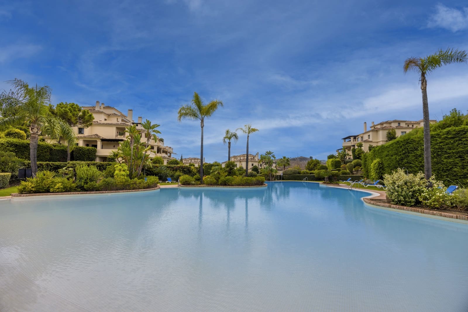 2 quarto Apartamento para venda em Benahavis com piscina garagem - 595 000 € (Ref: 9892701)