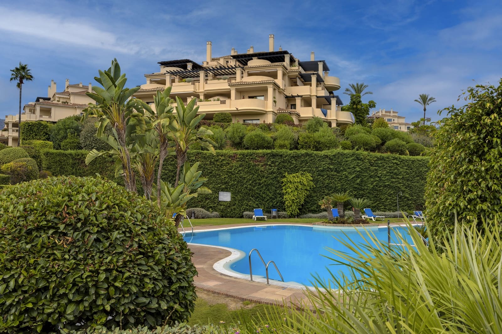 2 quarto Apartamento para venda em Benahavis com piscina garagem - 595 000 € (Ref: 9892701)
