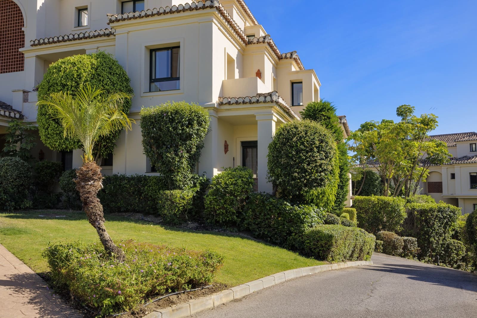 2 quarto Apartamento para venda em Benahavis com piscina garagem - 595 000 € (Ref: 9892701)