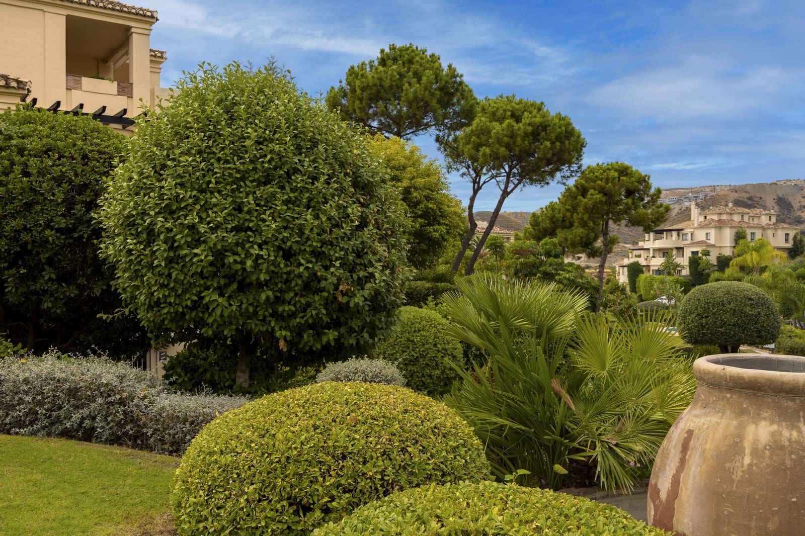 2 quarto Apartamento para venda em Benahavis com piscina garagem - 595 000 € (Ref: 9892701)