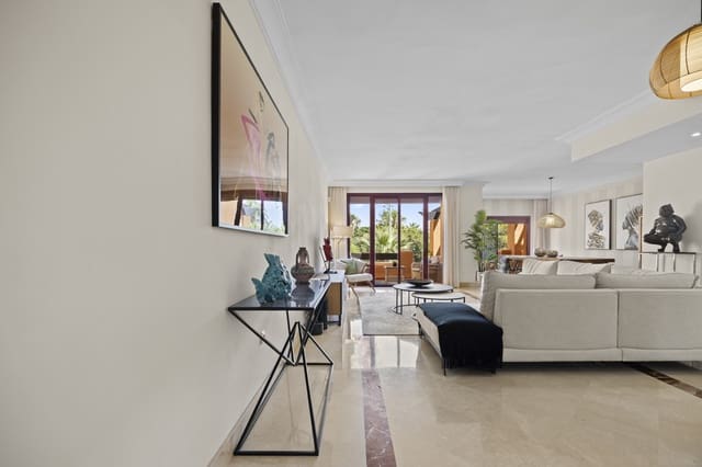 Ático de 3 habitaciones en San Pedro de Alcantara, Marbella en venta con piscina garaje - 2.550.000 € (Ref: 9916241)