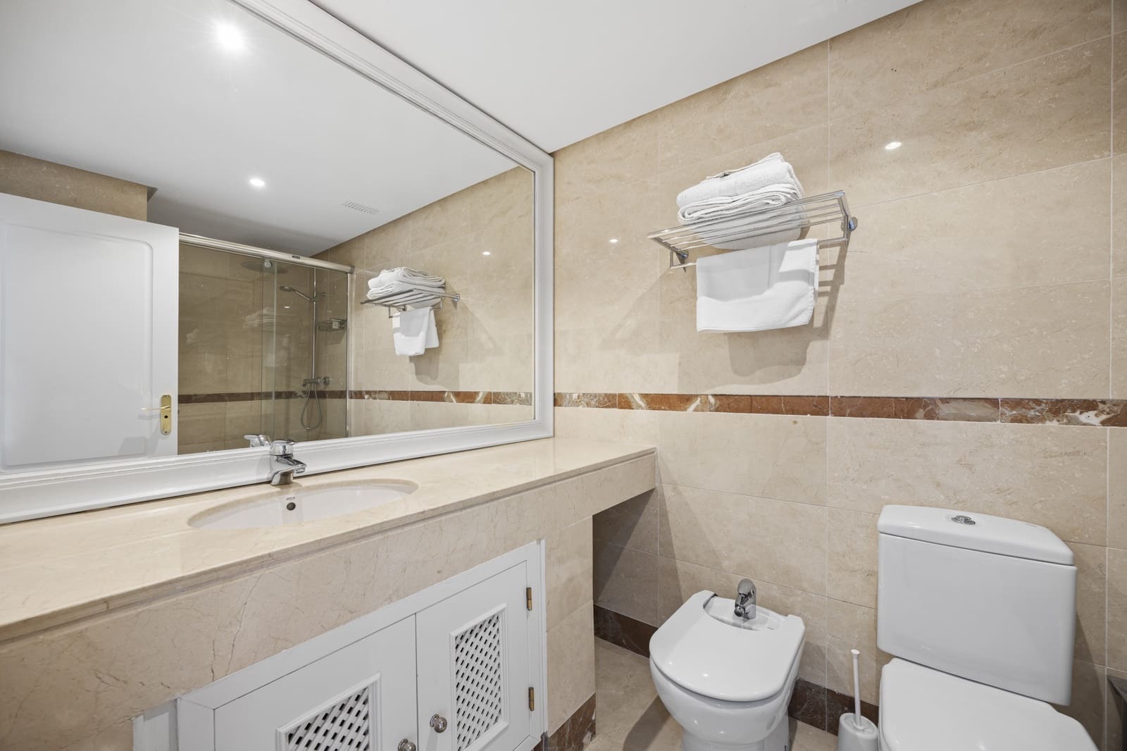 3 soverom Penthouse til salgs i San Pedro de Alcantara med svømmebasseng garasje - € 2 550 000 (Ref: 9916241)