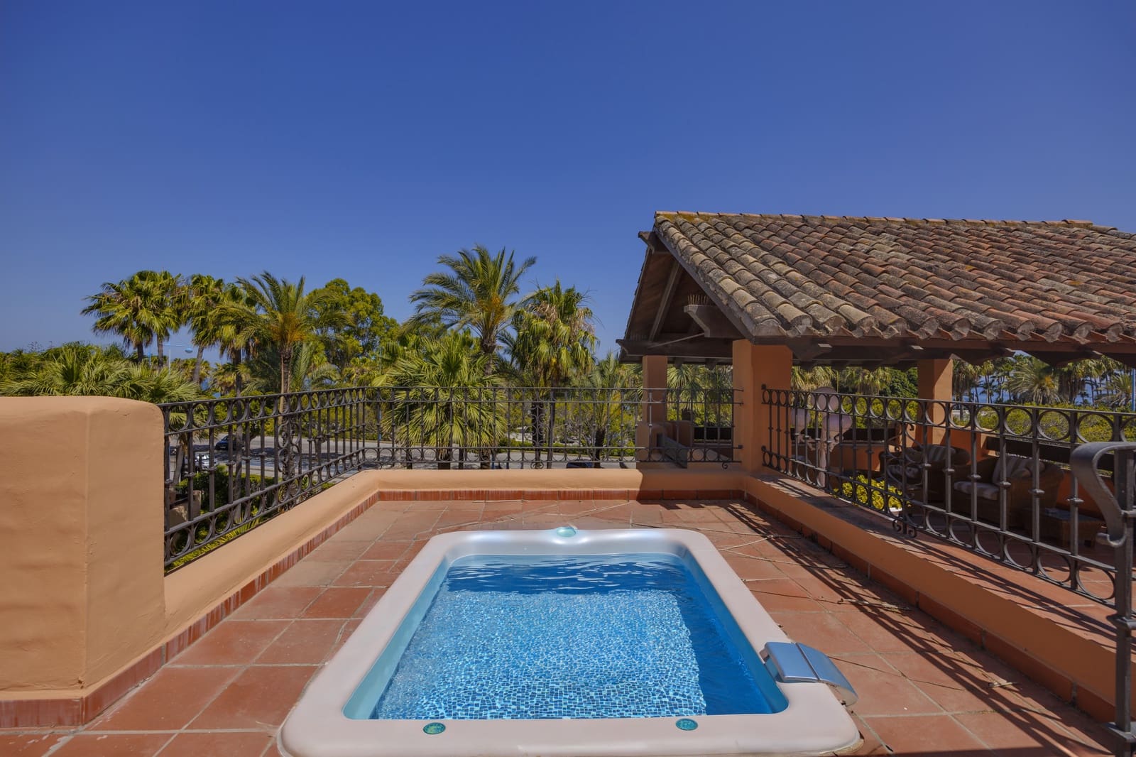 3 soverom Penthouse til salgs i San Pedro de Alcantara med svømmebasseng garasje - € 2 550 000 (Ref: 9916241)