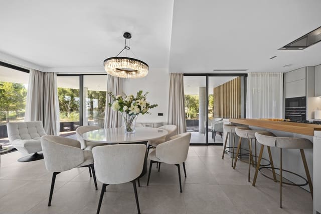 3 soveværelse Lejlighed til salg i Sotogrande, San Roque med swimmingpool garage - € 1.650.000 (Ref: 9920931)