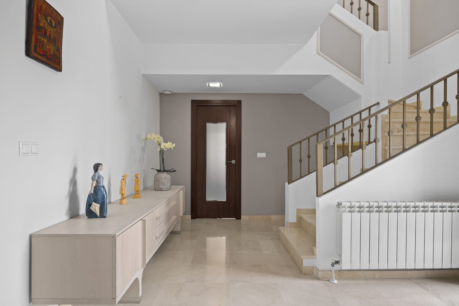 5 bedroom Villa for sale in Guadalmina with pool garage - € 1,450,000 (Ref: 9966896)