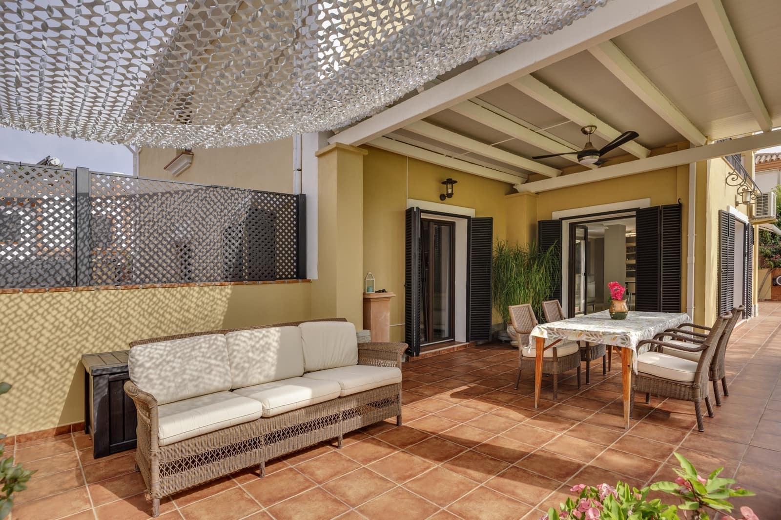 5 bedroom Villa for sale in Guadalmina with pool garage - € 1,450,000 (Ref: 9966896)