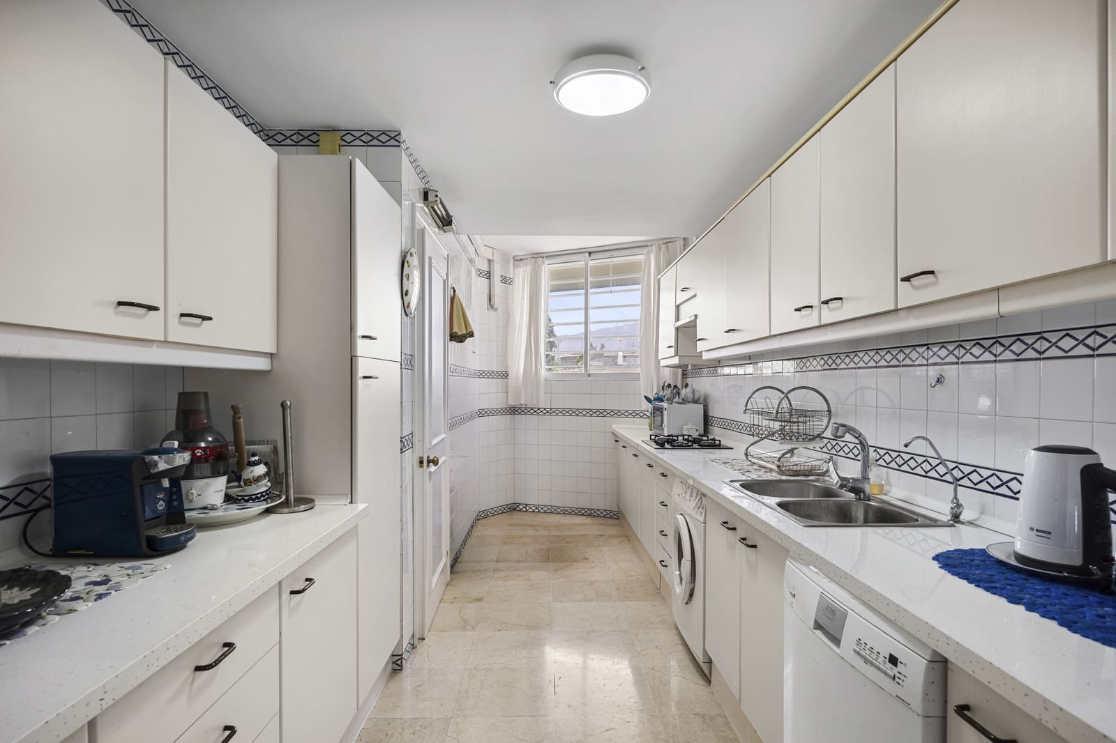 2 bedroom Apartment for sale in Guadalmina with pool garage - € 695,000 (Ref: 9985321)