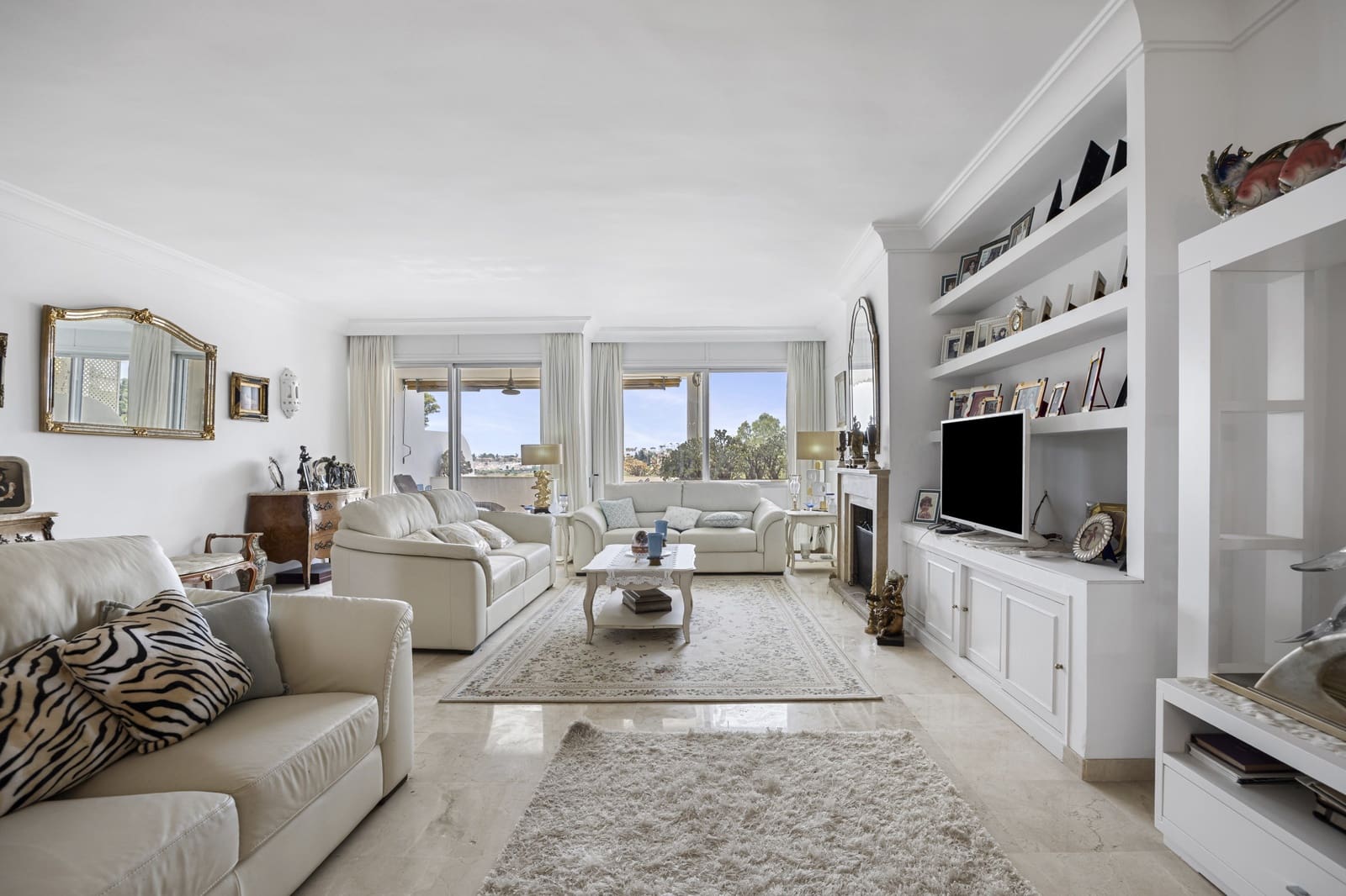2 bedroom Apartment for sale in Guadalmina with pool garage - € 695,000 (Ref: 9985321)