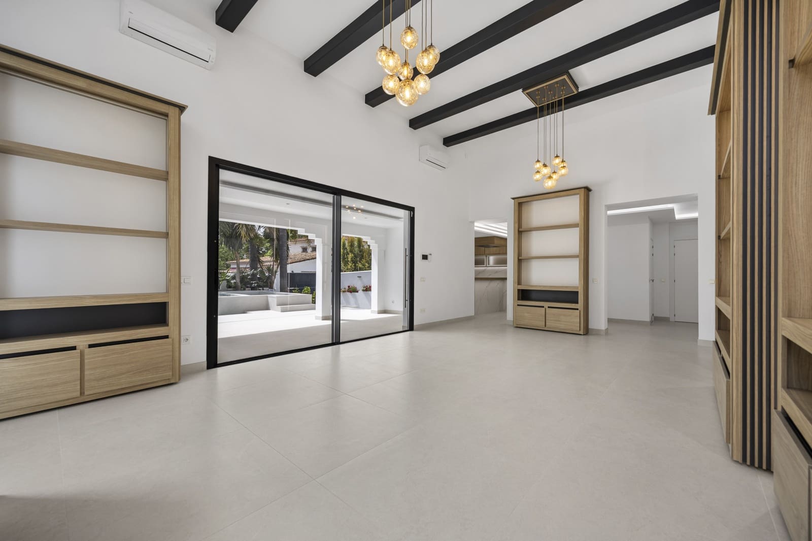 4 sovrum Villa till salu i Guadalmina med pool garage - 2 595 000 € (Ref: 9985322)